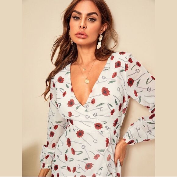 ✨Plunging Neck Tie Side Ruffle Hem Surplice Dress✨ - Picture 3 of 6